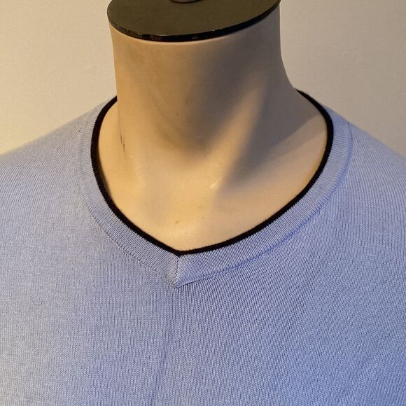 Banana Republic Men’s V Neck Sweater Long Sleeve - Picture 2 of 5